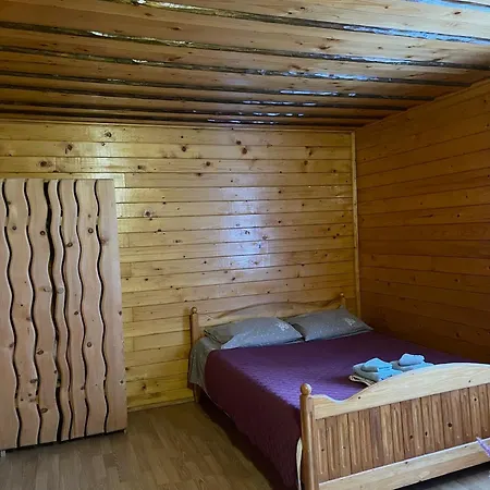 Khatky Na Penkakh Gæstehus 3*